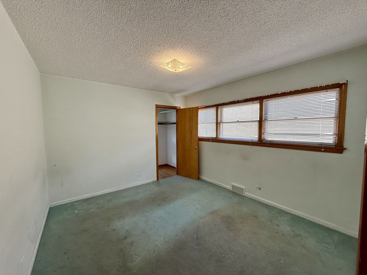 5823 S Melvina Avenue, Chicago, IL 60638