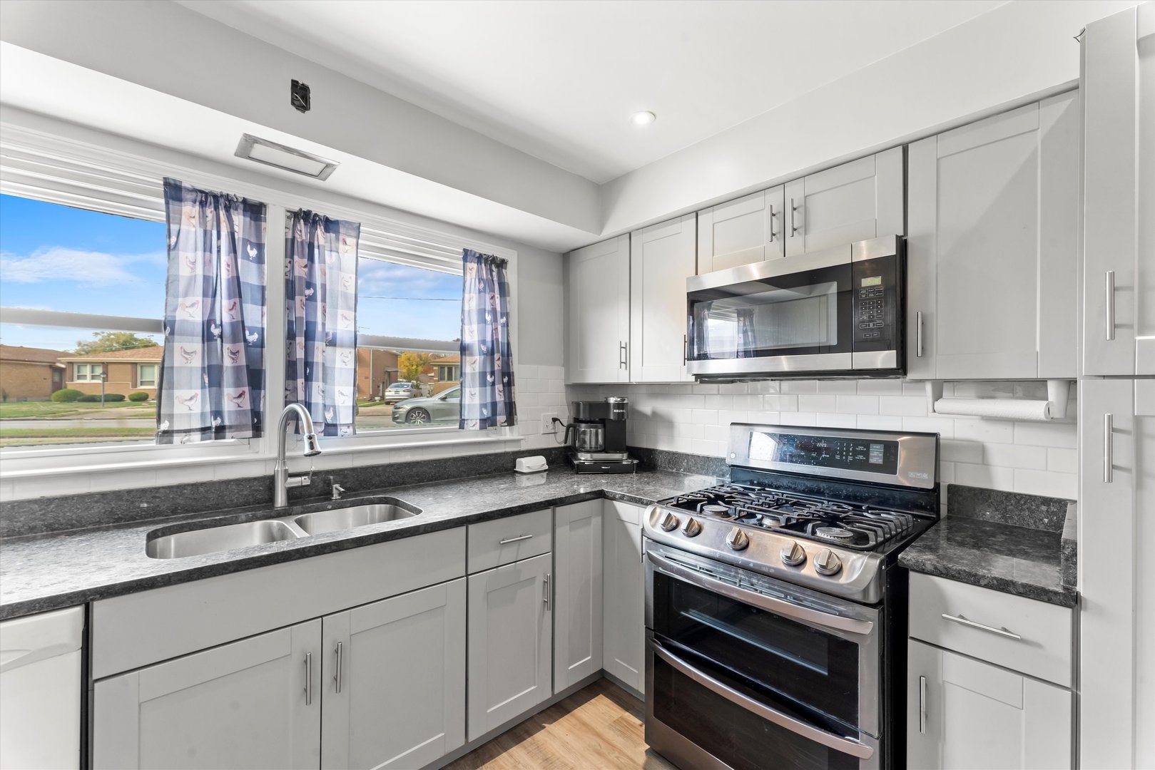 12713 S Escanaba Avenue, Chicago, IL 60633