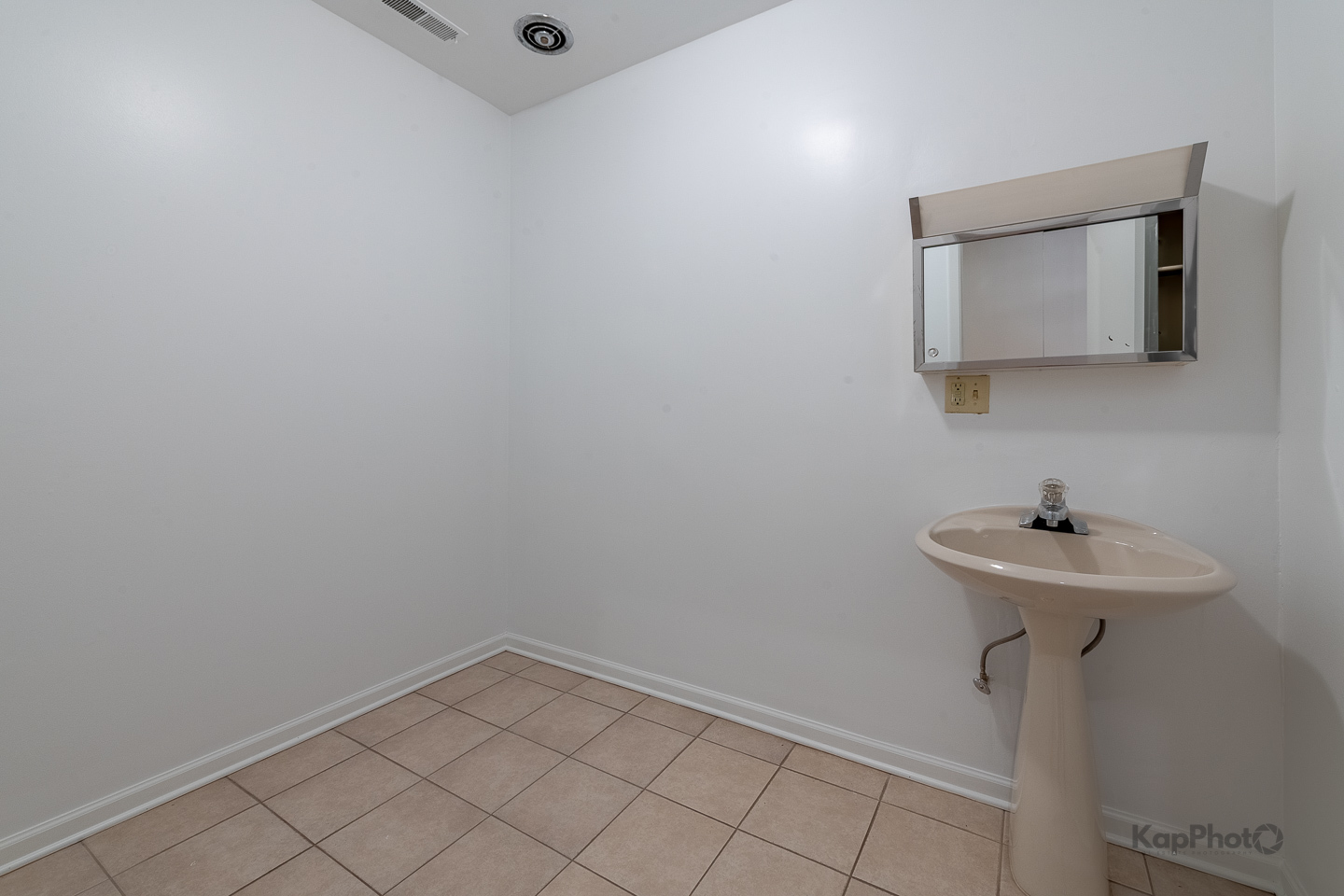 921 W Van Buren Street, Unit #201, Chicago, IL 60607