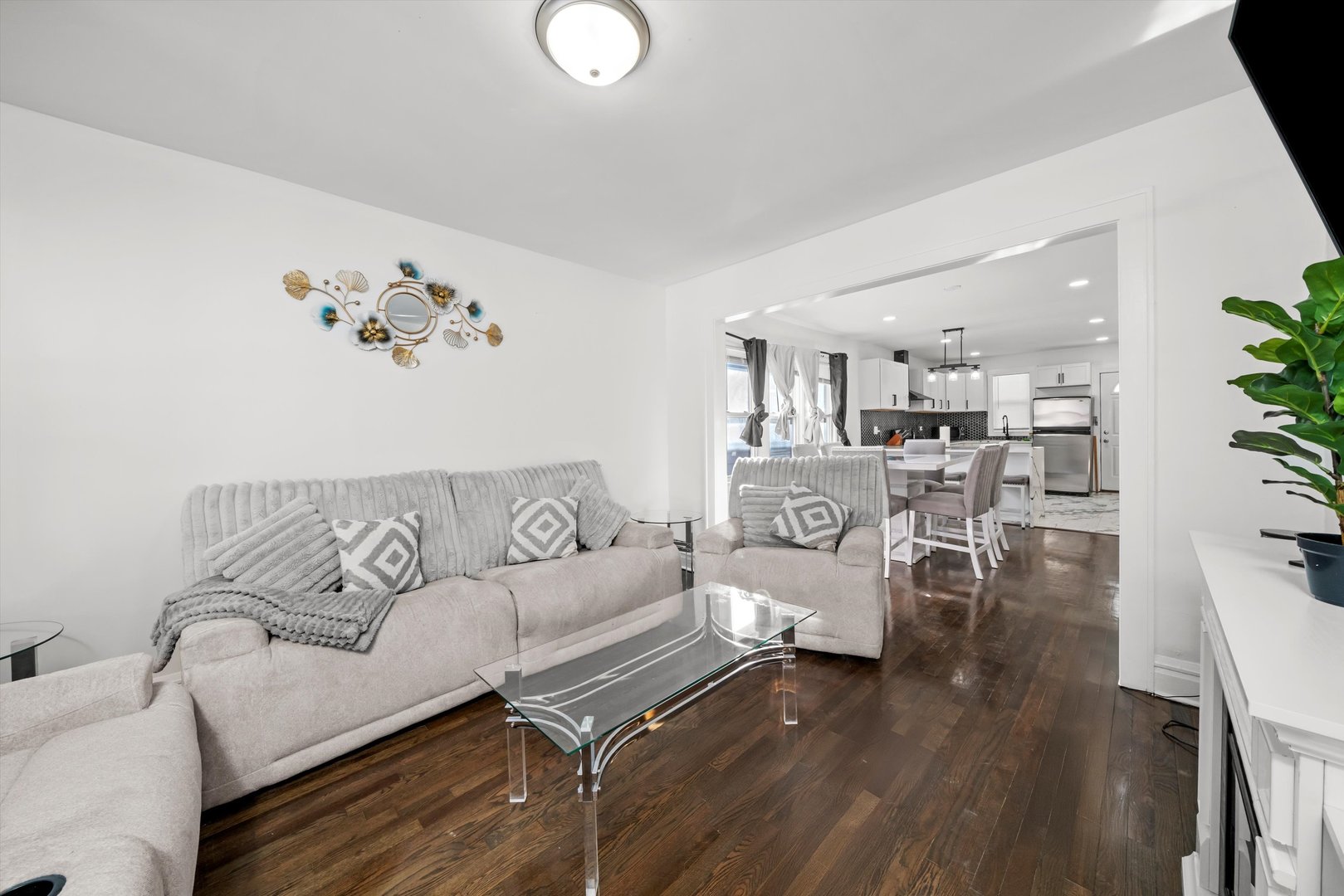 125 W 103rd Place, Chicago, IL 60628