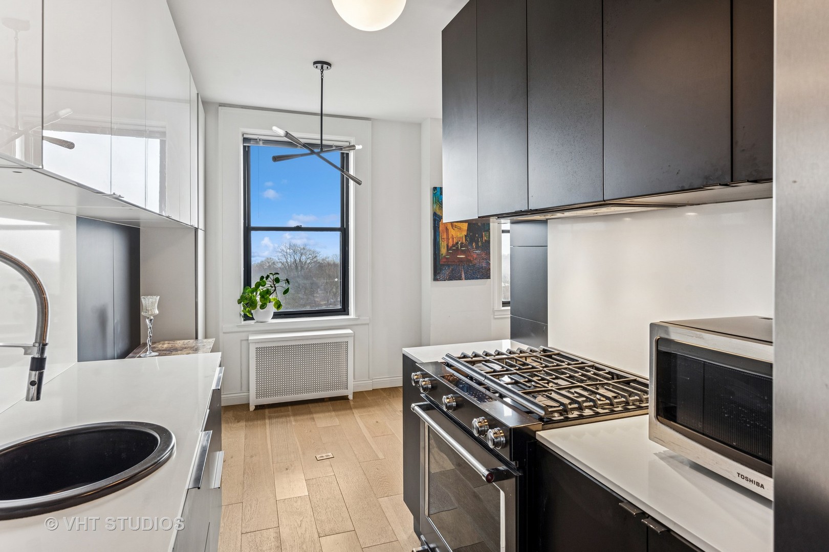 2000 N Lincoln Park West, Unit #802, Chicago, IL 60614