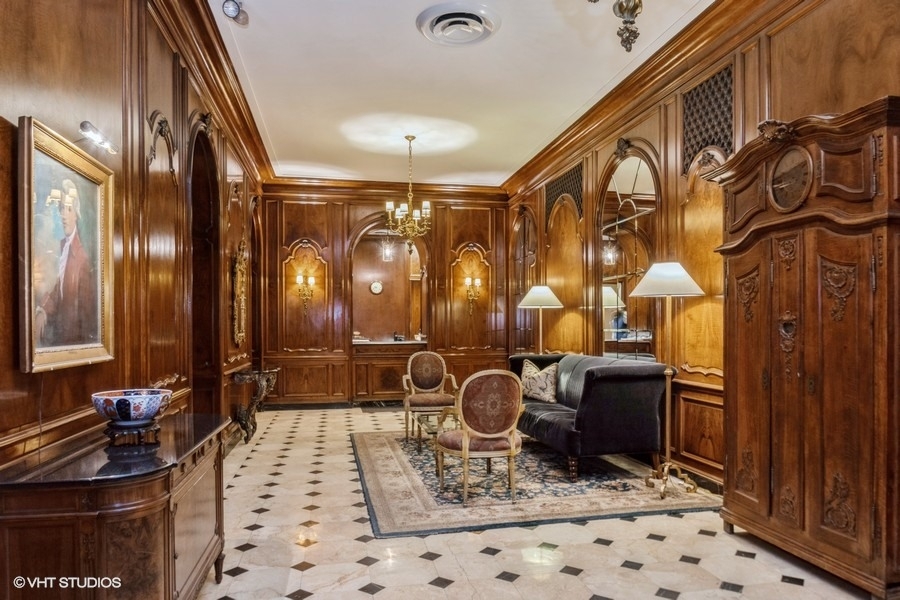 2000 N Lincoln Park West, Unit #802, Chicago, IL 60614