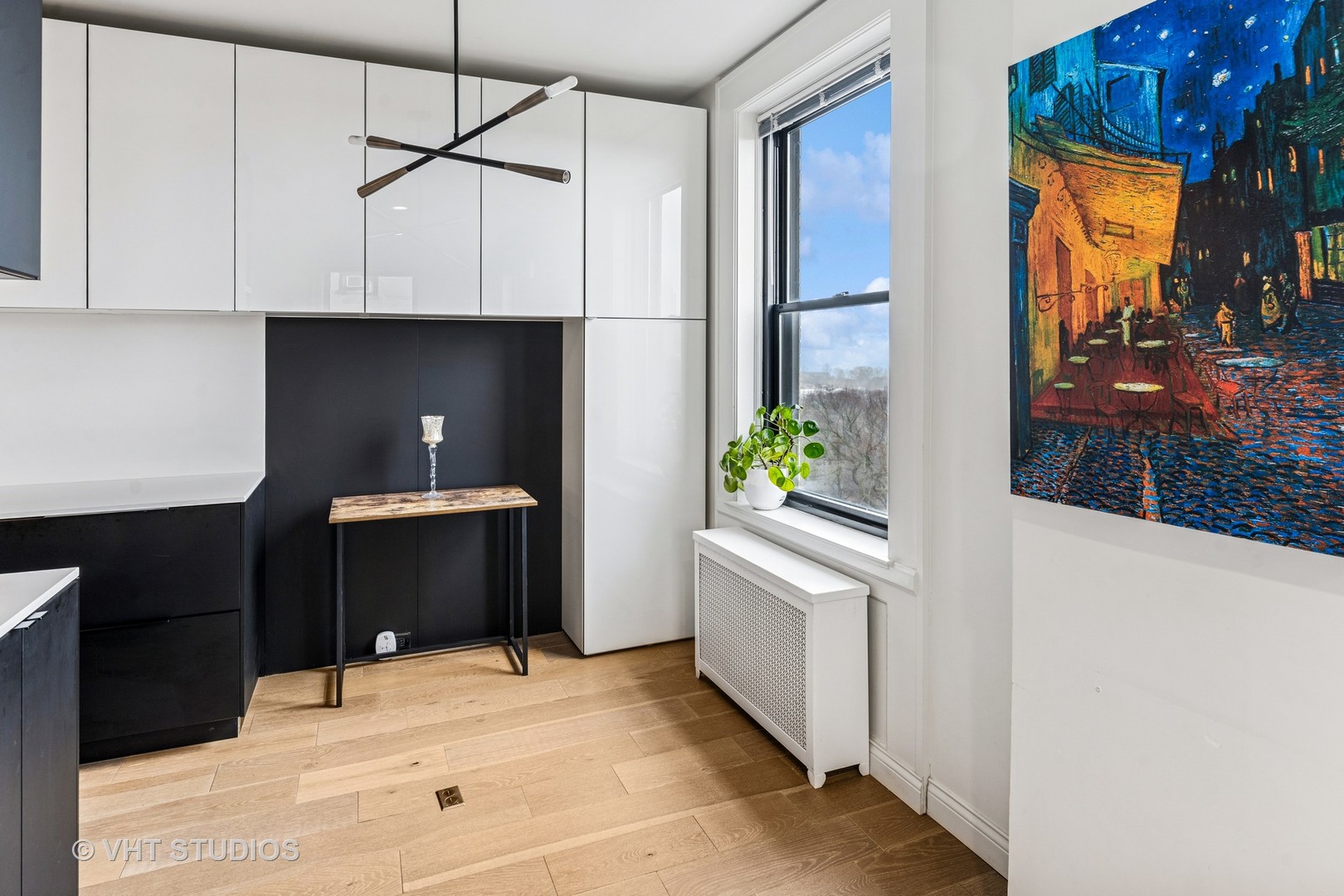 2000 N Lincoln Park West, Unit #802, Chicago, IL 60614