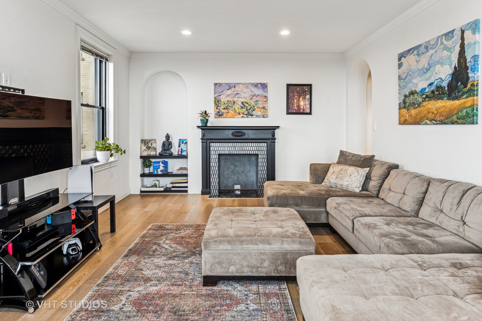 2000 N Lincoln Park West, Unit #802, Chicago, IL 60614