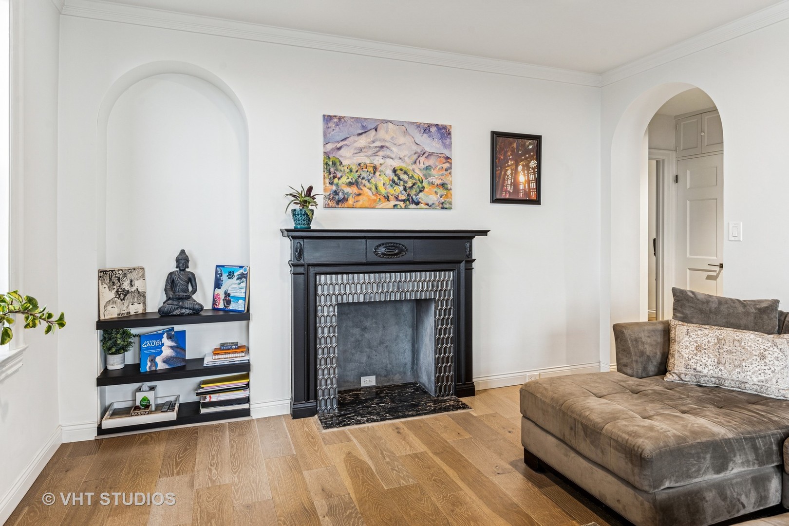 2000 N Lincoln Park West, Unit #802, Chicago, IL 60614