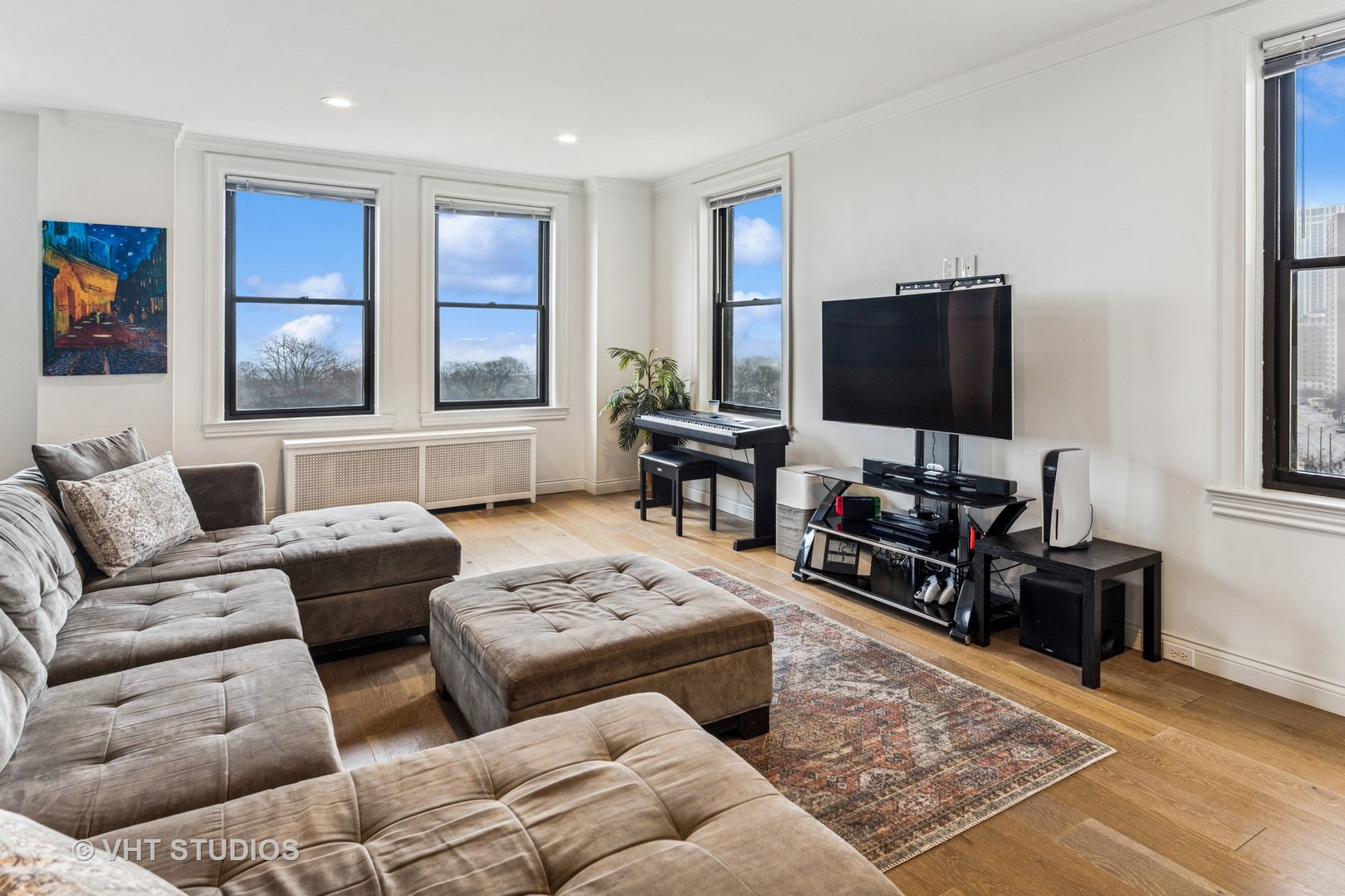 2000 N Lincoln Park West, Unit #802, Chicago, IL 60614