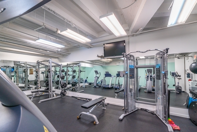 2000 N Lincoln Park West, Unit #802, Chicago, IL 60614