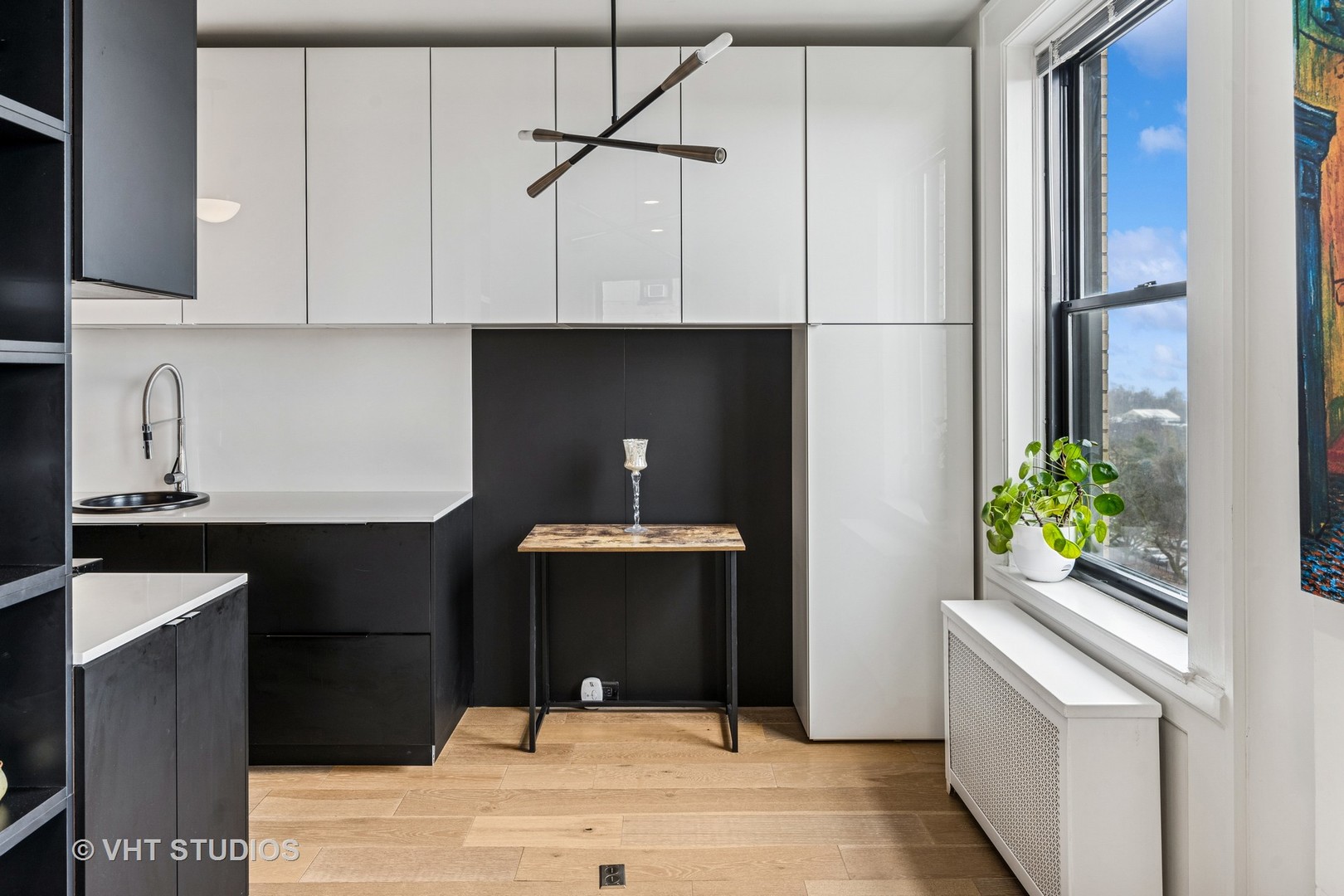 2000 N Lincoln Park West, Unit #802, Chicago, IL 60614