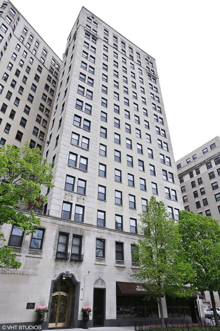 2000 N Lincoln Park West, Unit #802, Chicago, IL 60614
