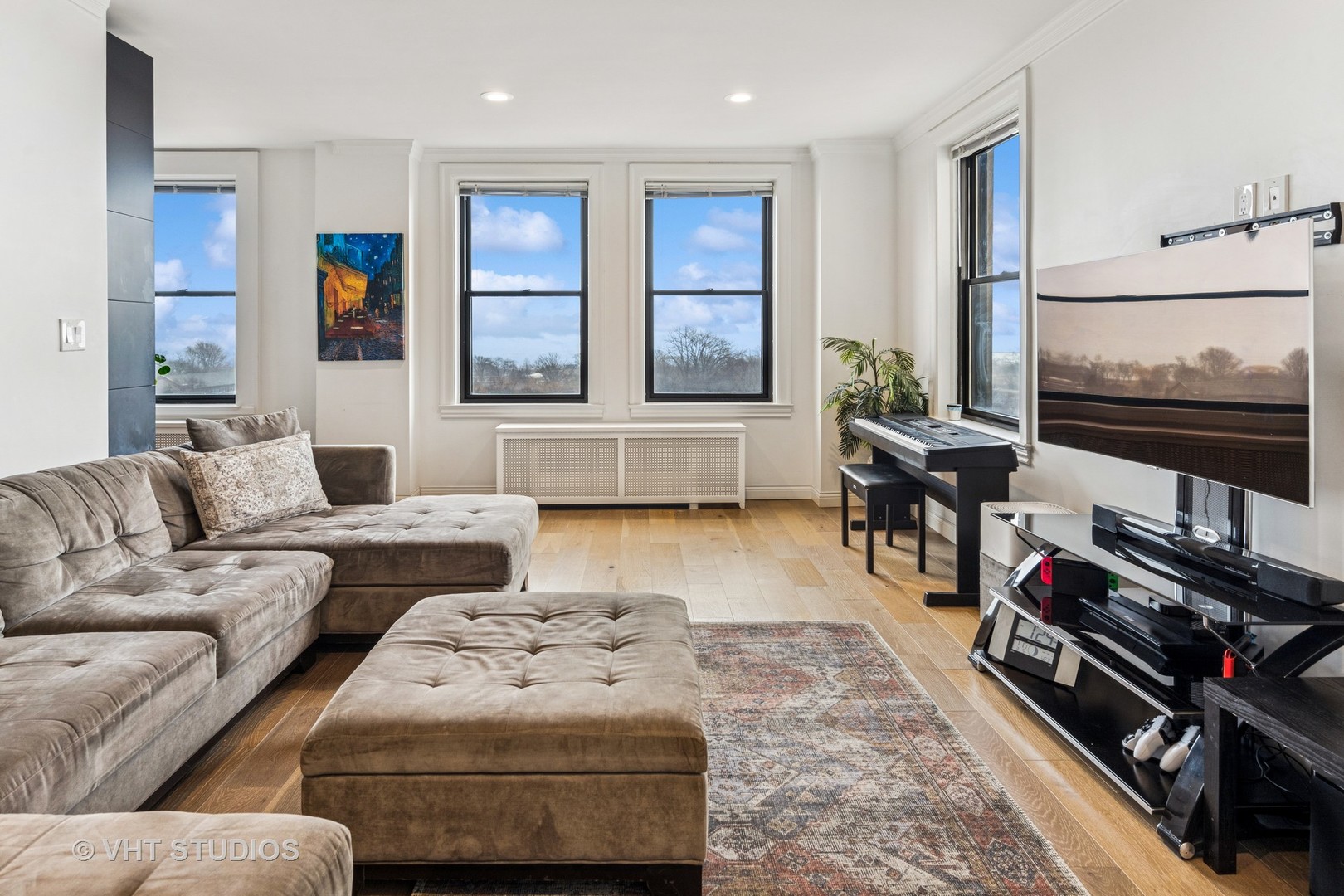 2000 N Lincoln Park West, Unit #802, Chicago, IL 60614