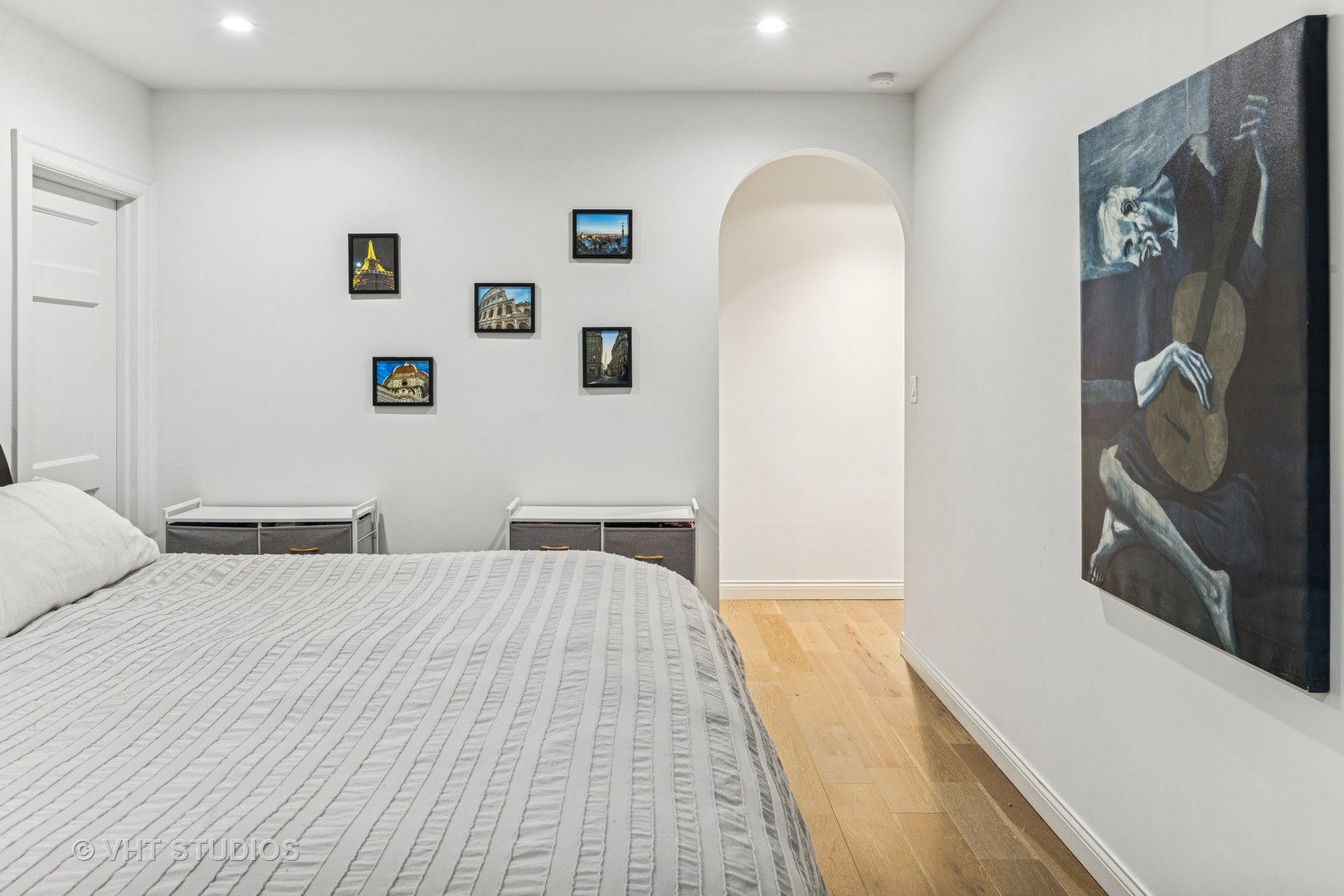 2000 N Lincoln Park West, Unit #802, Chicago, IL 60614