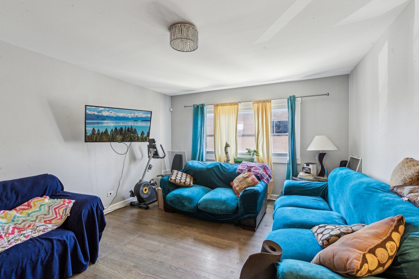 1700 W Jarvis Avenue, Unit #B, Chicago, IL 60626