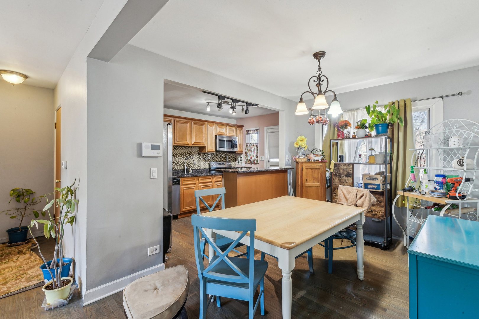 1700 W Jarvis Avenue, Unit #B, Chicago, IL 60626