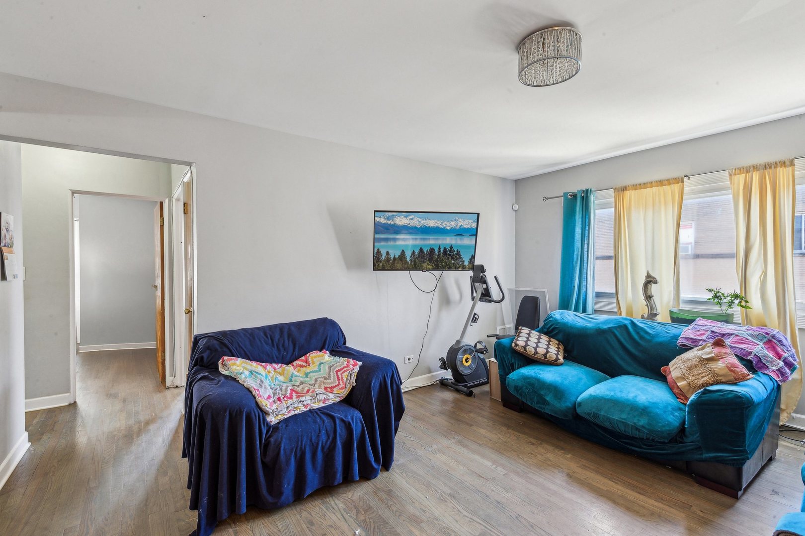 1700 W Jarvis Avenue, Unit #B, Chicago, IL 60626