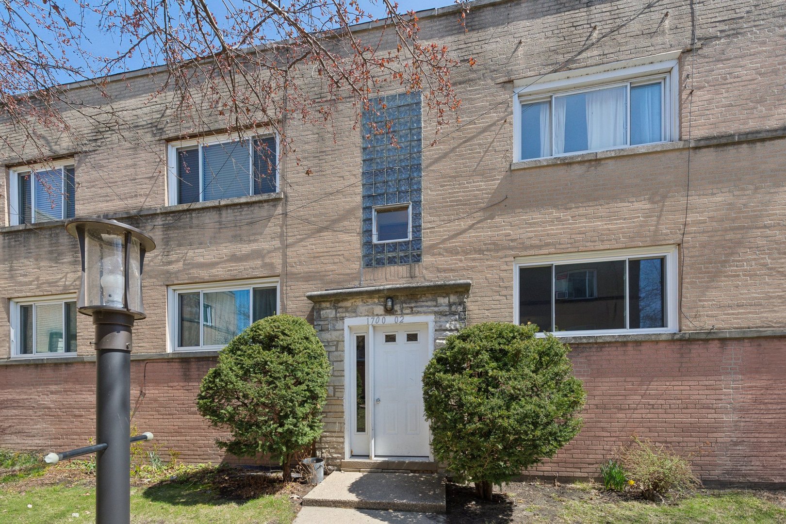 1700 W Jarvis Avenue, Unit #B, Chicago, IL 60626