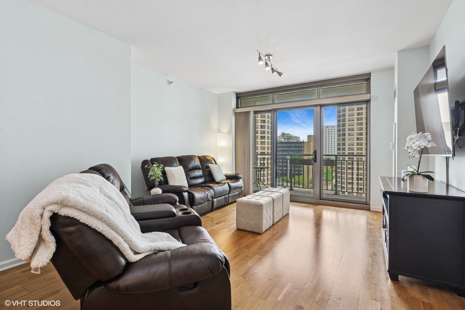 125 S Jefferson Street, Unit #1103, Chicago, IL 60661