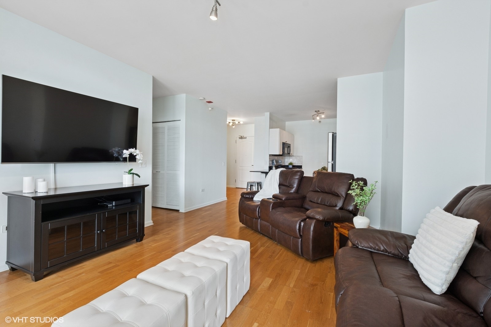 125 S Jefferson Street, Unit #1103, Chicago, IL 60661
