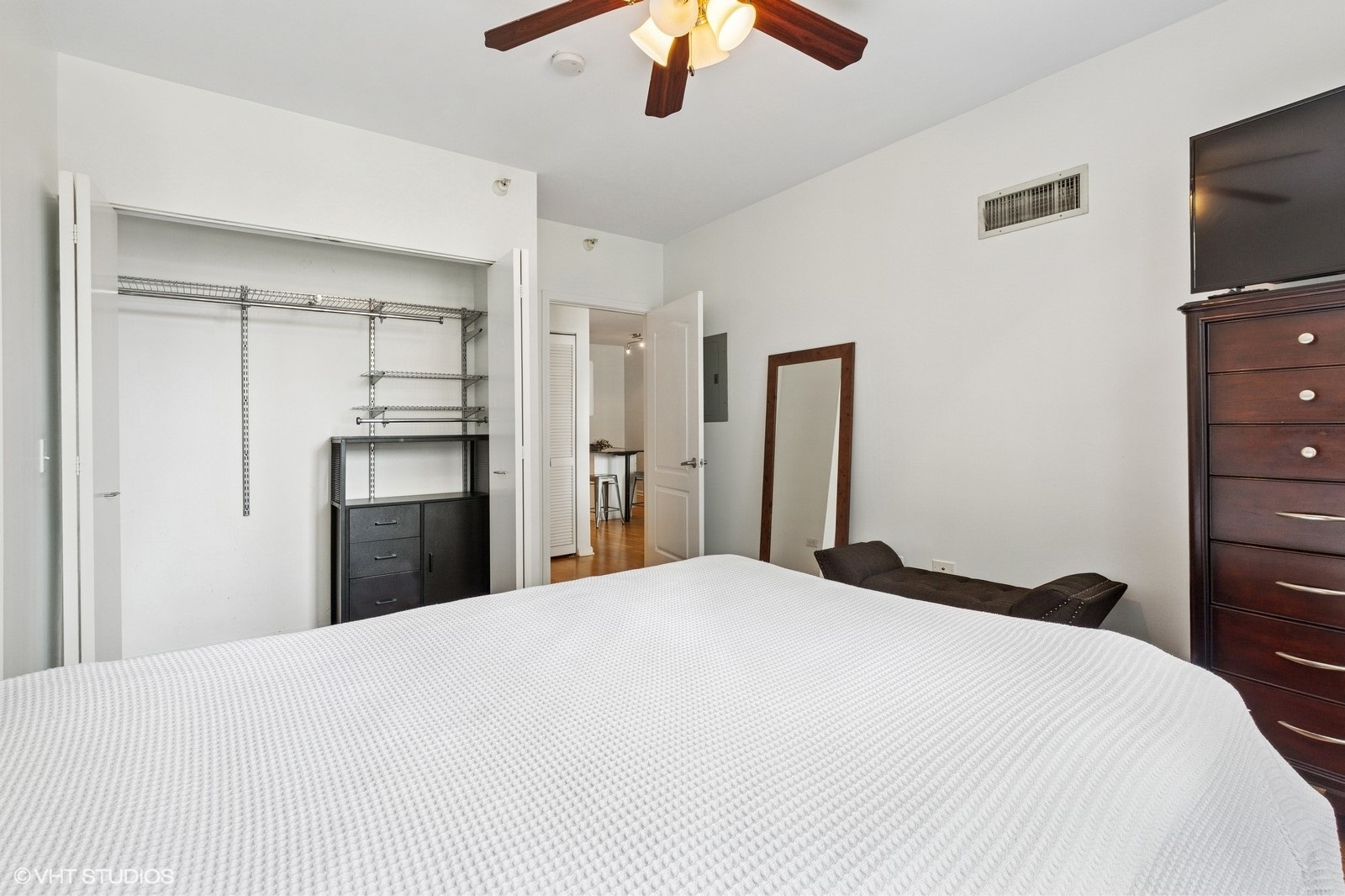 125 S Jefferson Street, Unit #1103, Chicago, IL 60661
