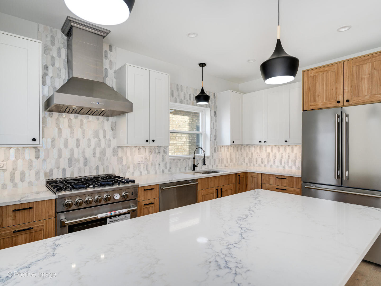 6578 N Onarga Avenue, Chicago, IL 60631