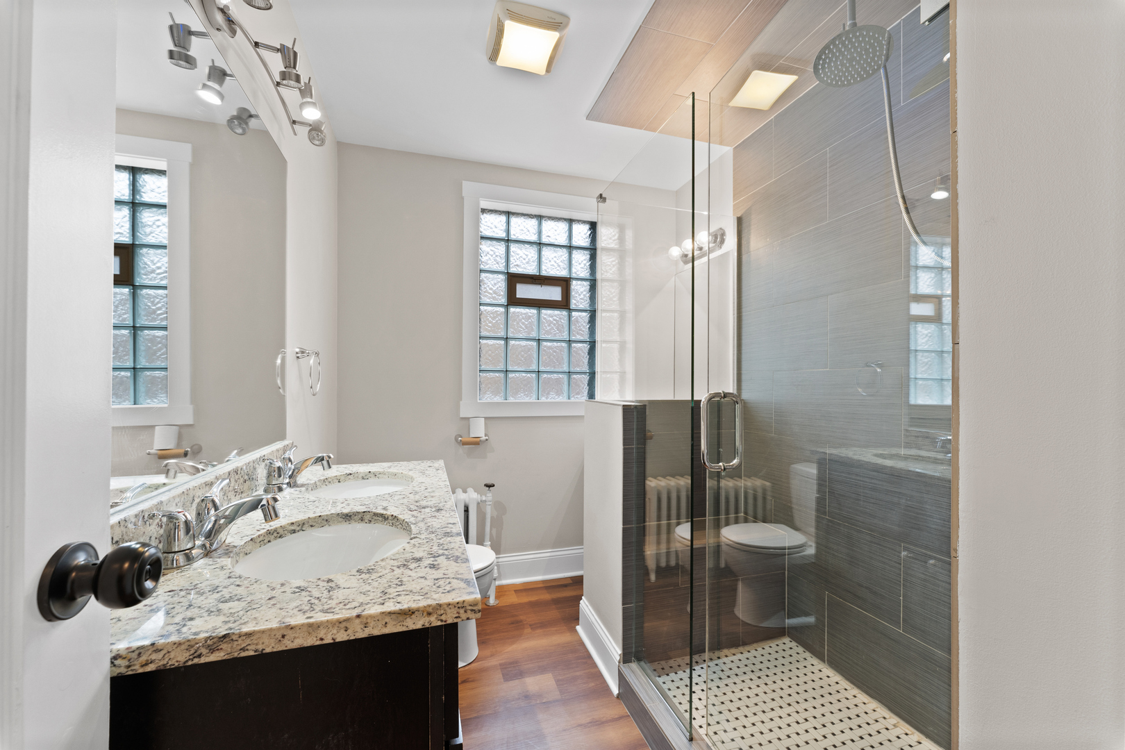 6120 W Berenice Avenue, Chicago, IL 60634