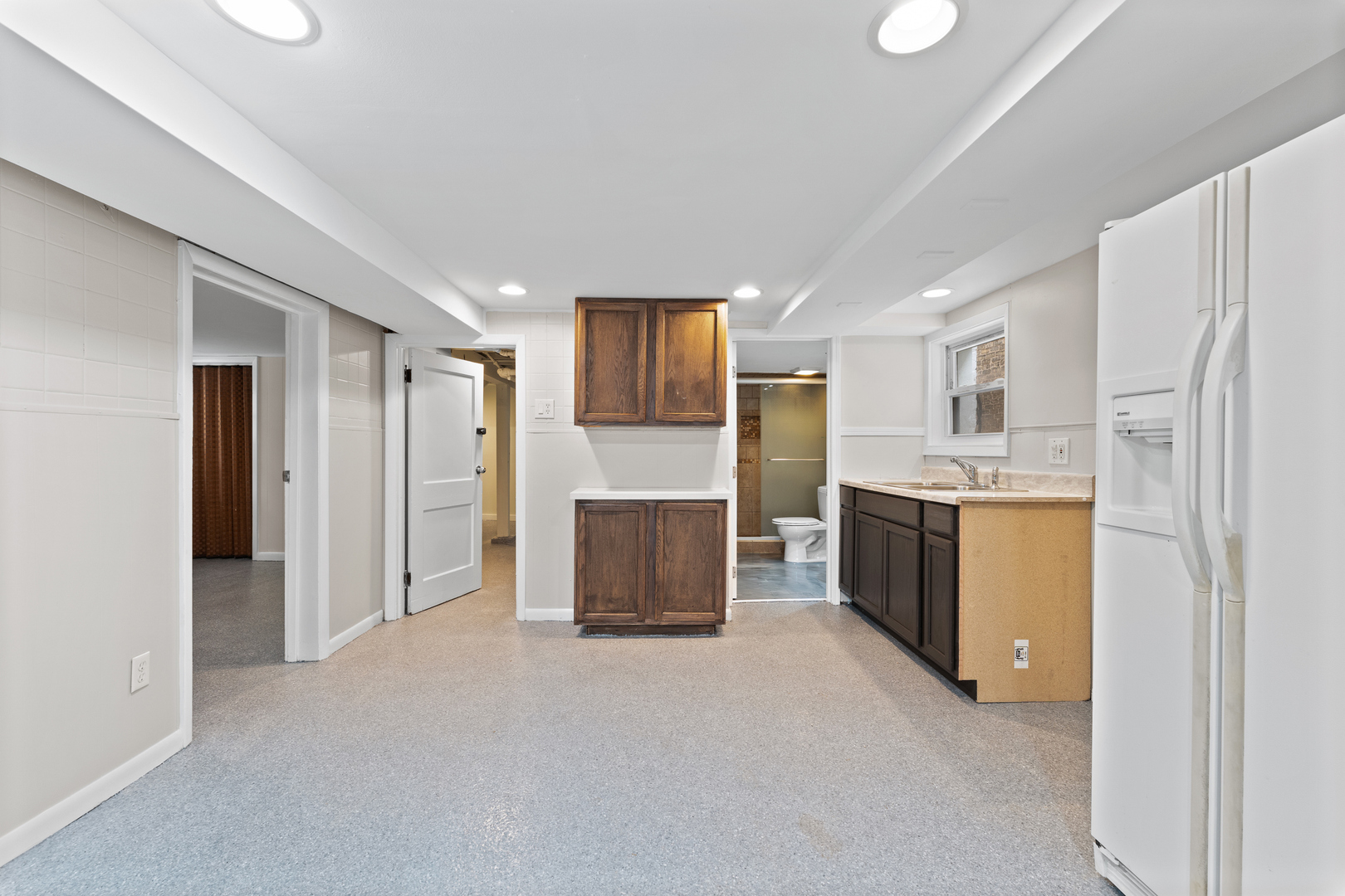 6120 W Berenice Avenue, Chicago, IL 60634