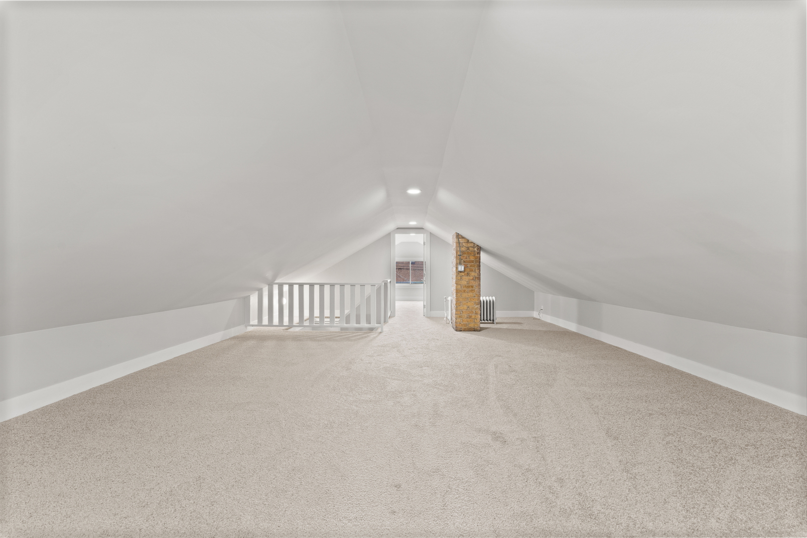 6120 W Berenice Avenue, Chicago, IL 60634