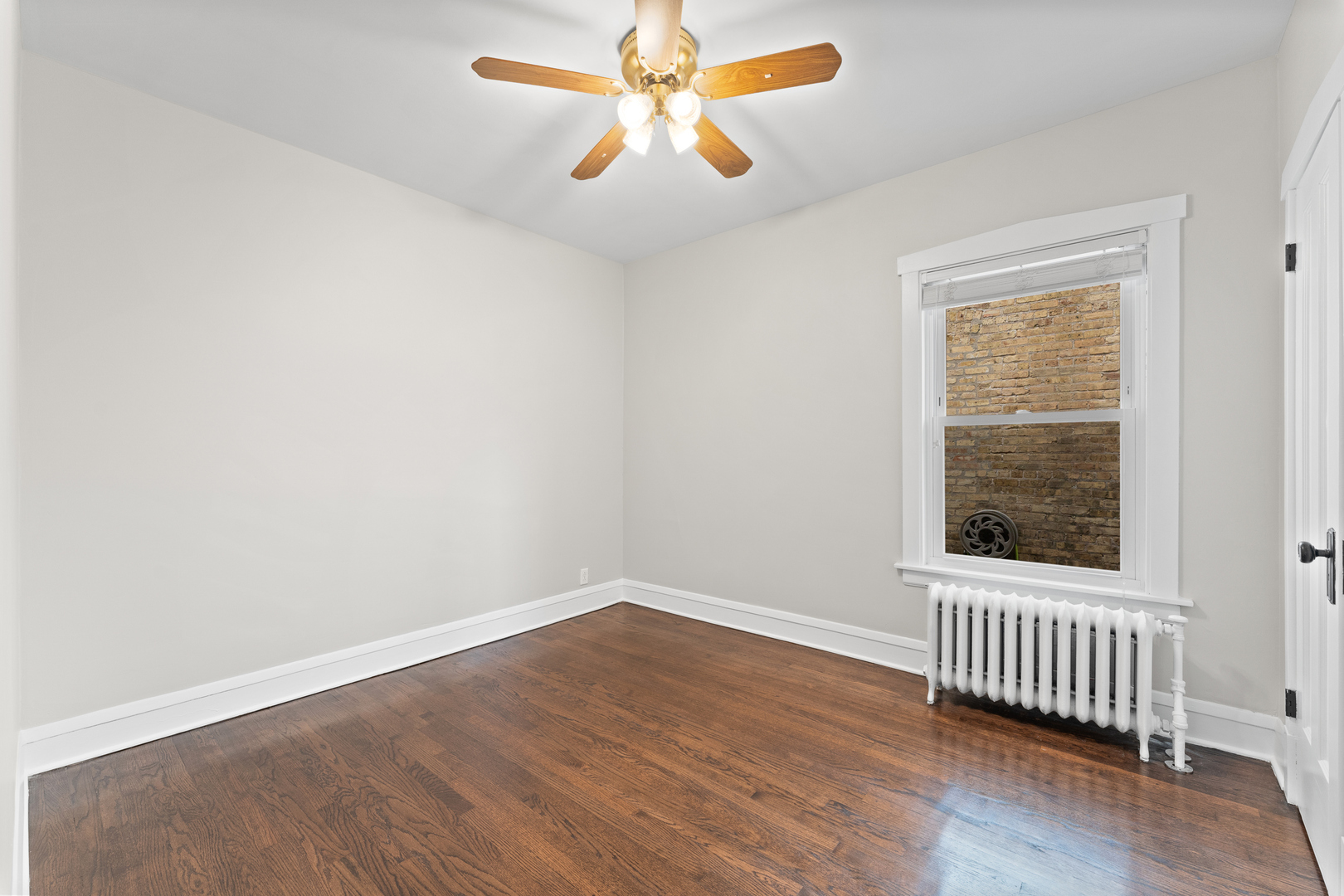 6120 W Berenice Avenue, Chicago, IL 60634