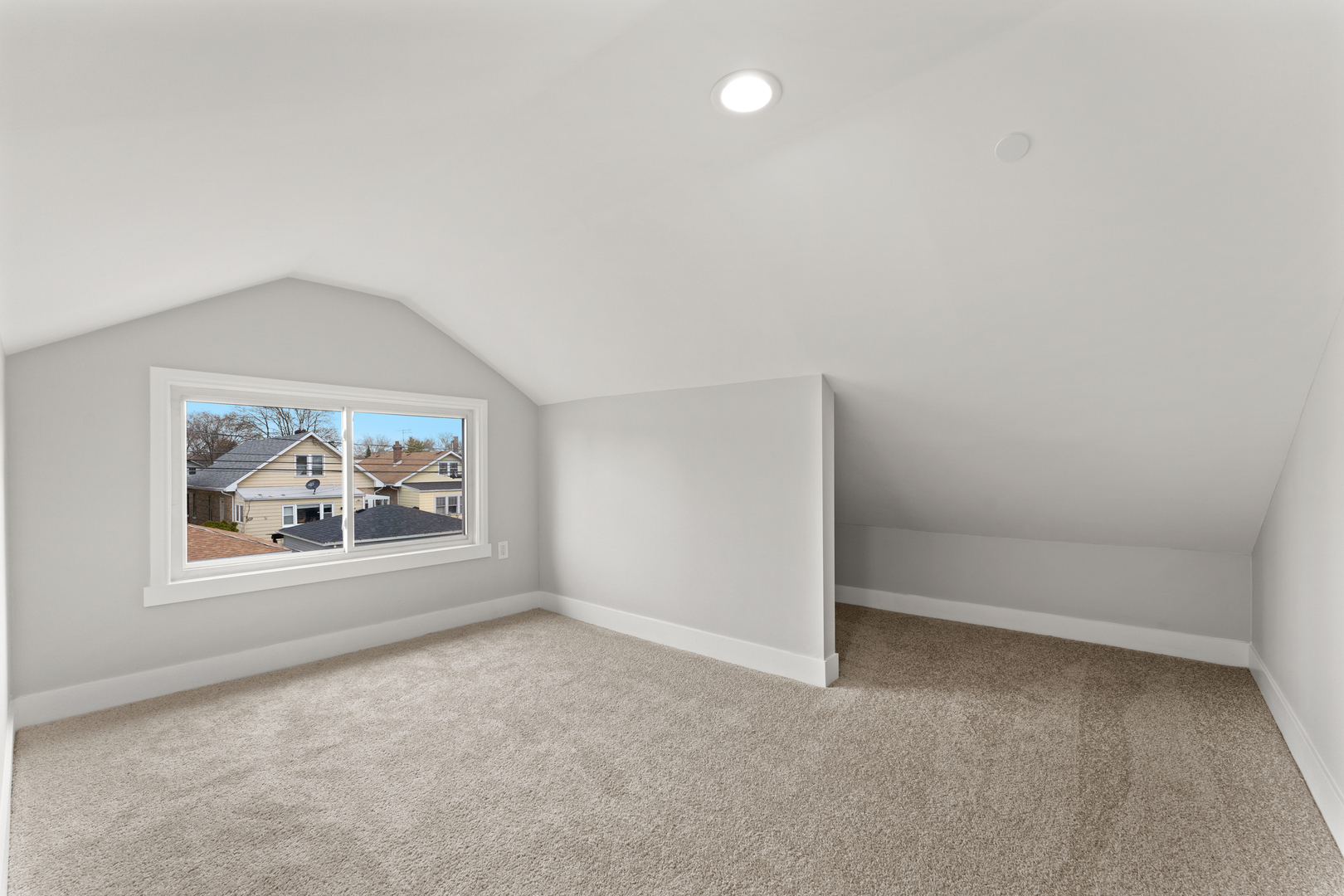 6120 W Berenice Avenue, Chicago, IL 60634