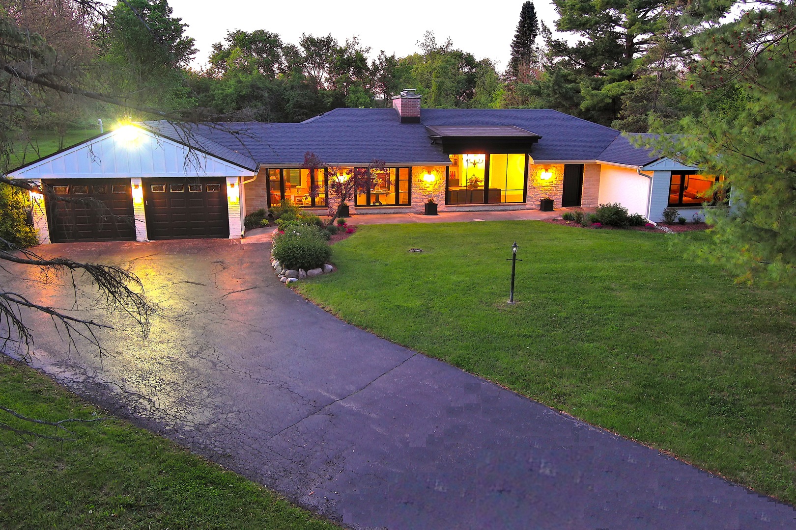 Homes for sale in Barrington, IL | 532 W Merri Oaks Rd, Barrington, IL 60010 | MLS# 12375002