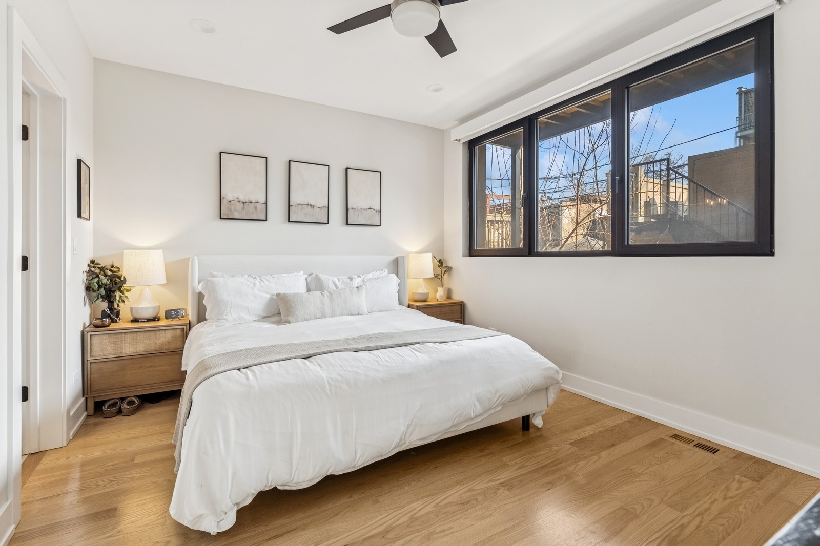 1423 W Huron Street, Unit #1, Chicago, IL 60642