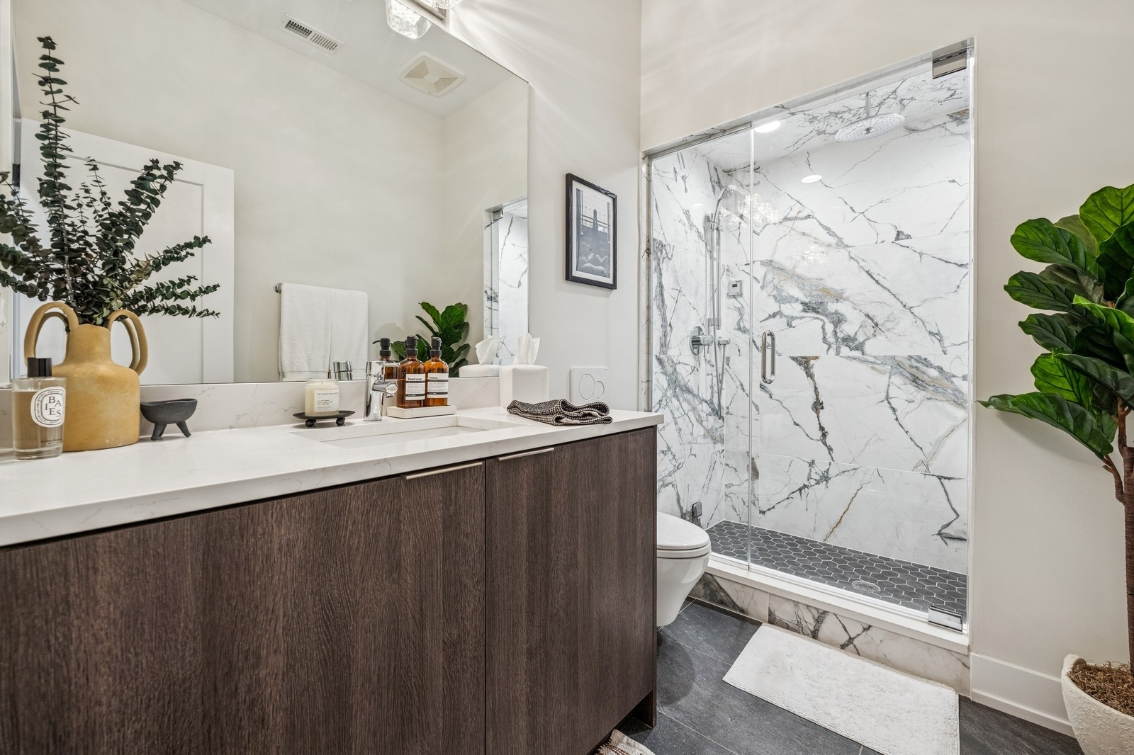 1423 W Huron Street, Unit #1, Chicago, IL 60642