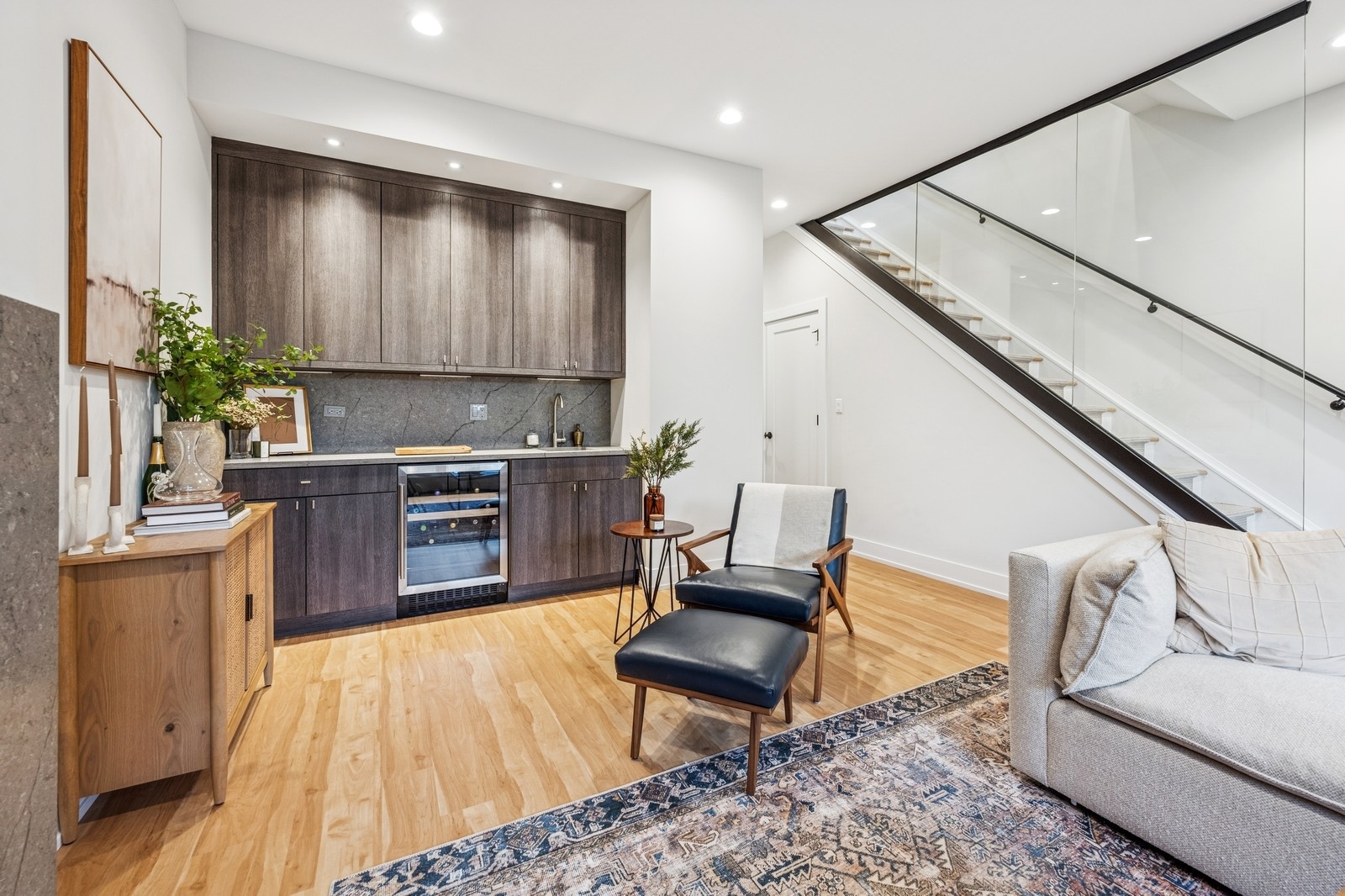 1423 W Huron Street, Unit #1, Chicago, IL 60642