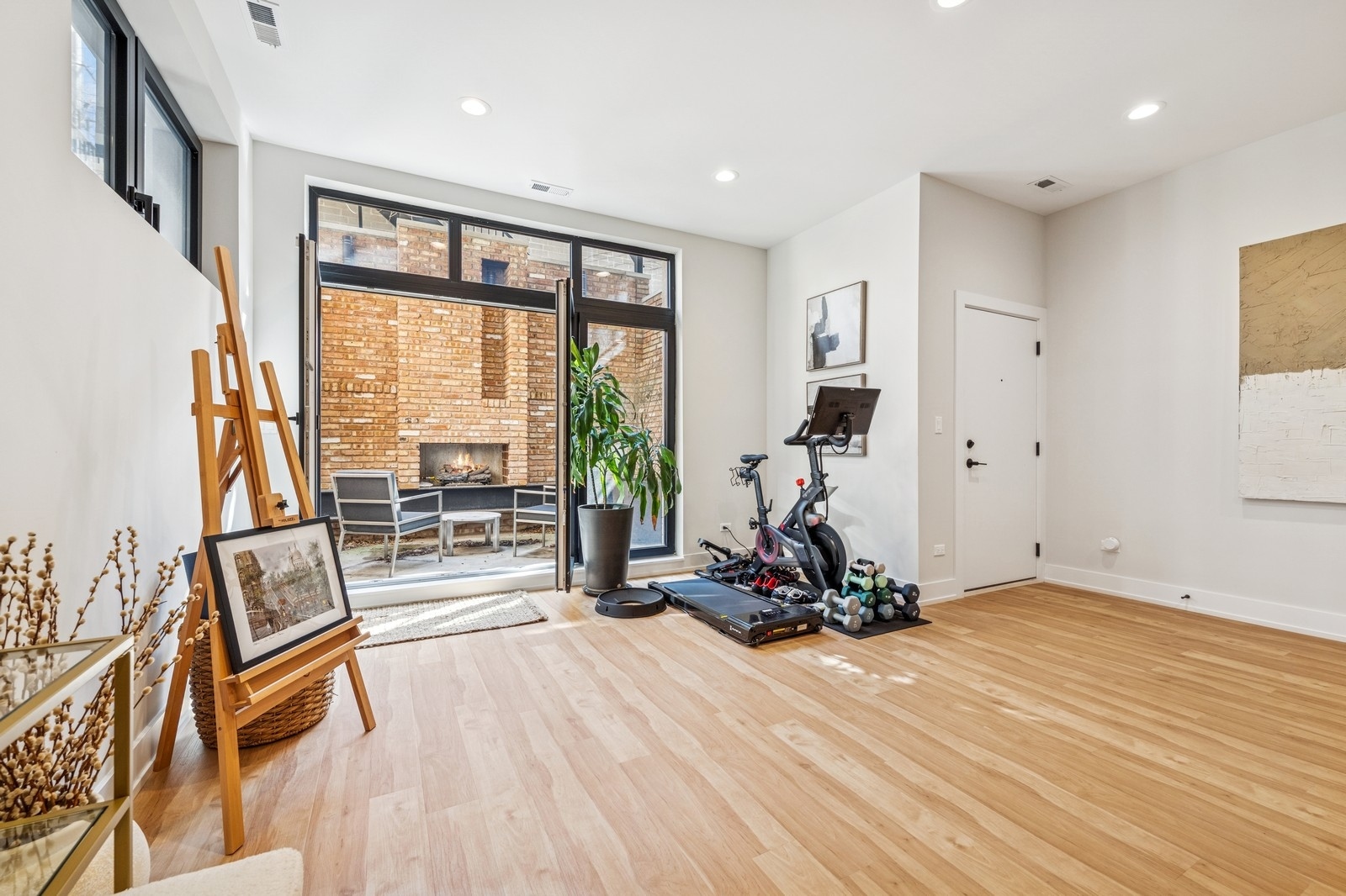 1423 W Huron Street, Unit #1, Chicago, IL 60642