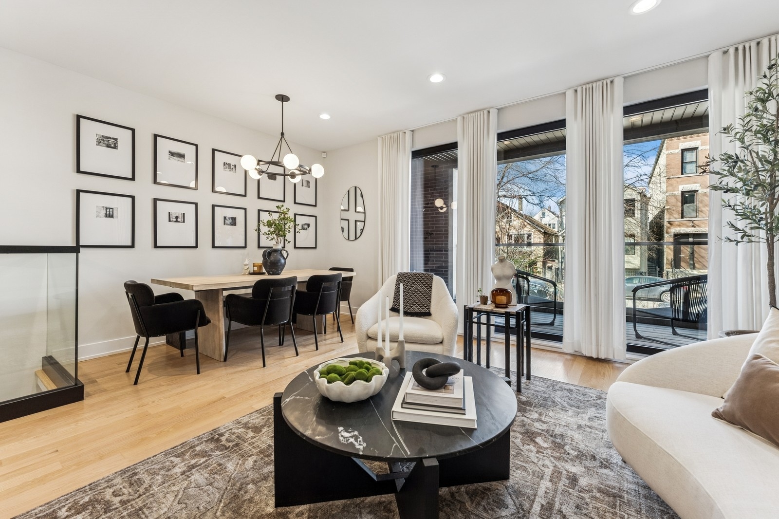 1423 W Huron Street, Unit #1, Chicago, IL 60642