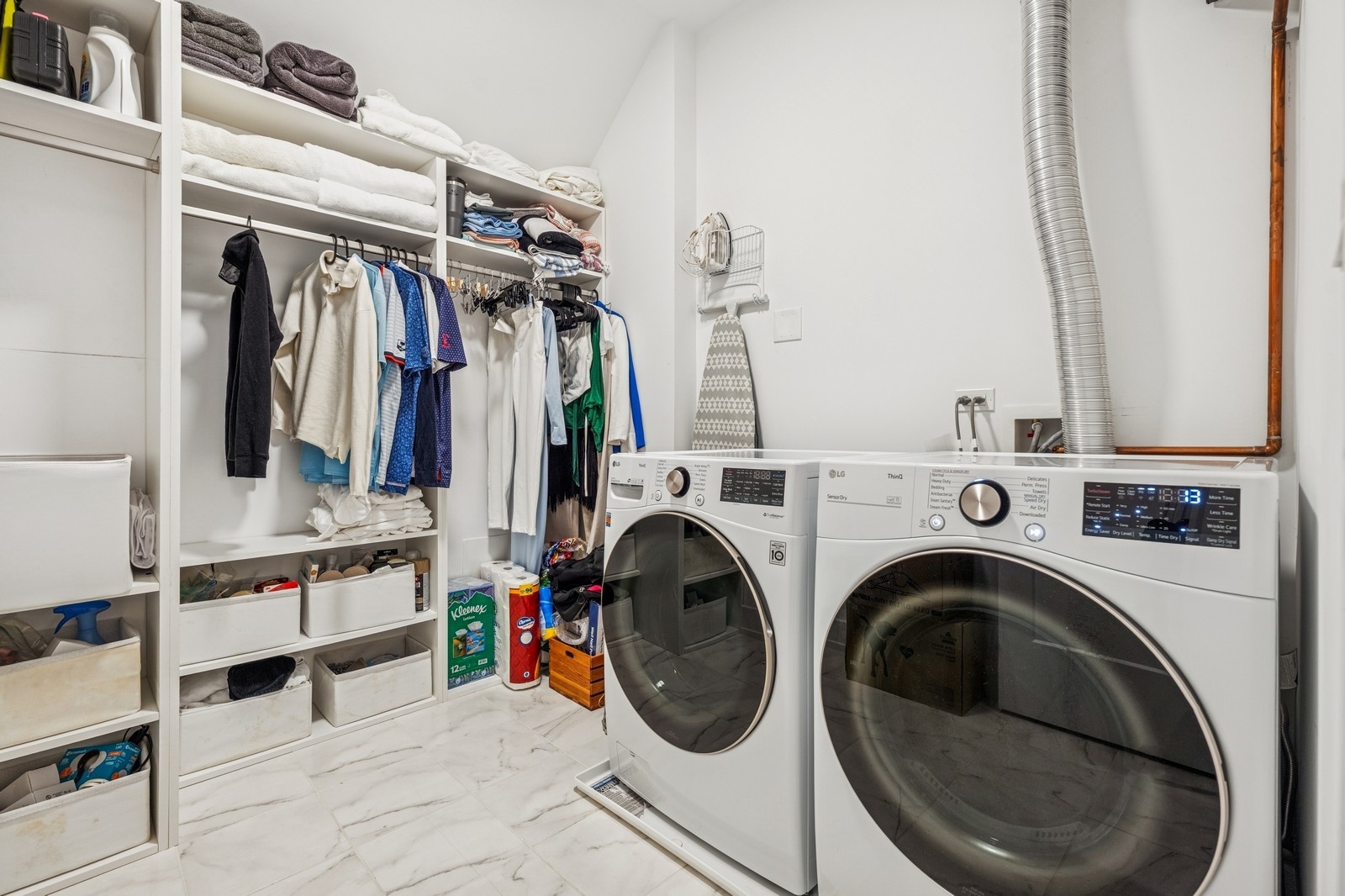 1423 W Huron Street, Unit #1, Chicago, IL 60642