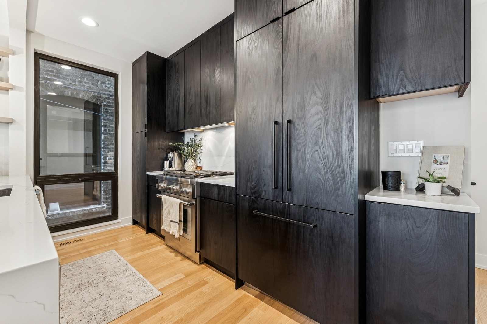 1423 W Huron Street, Unit #1, Chicago, IL 60642
