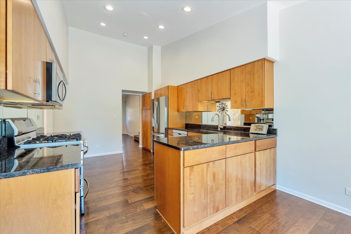 950 Cumberland Lane, Buffalo grove, IL 60089