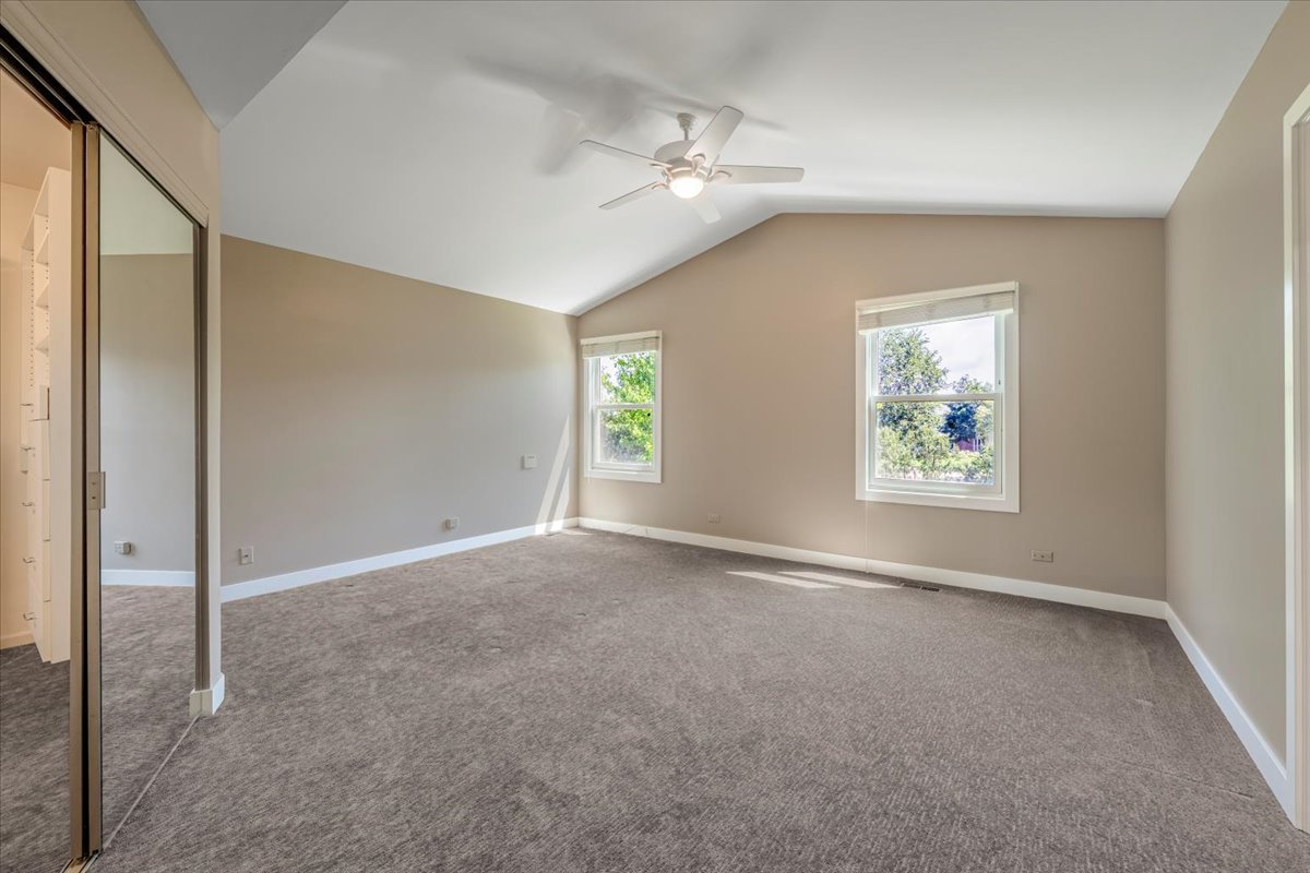 950 Cumberland Lane, Buffalo grove, IL 60089