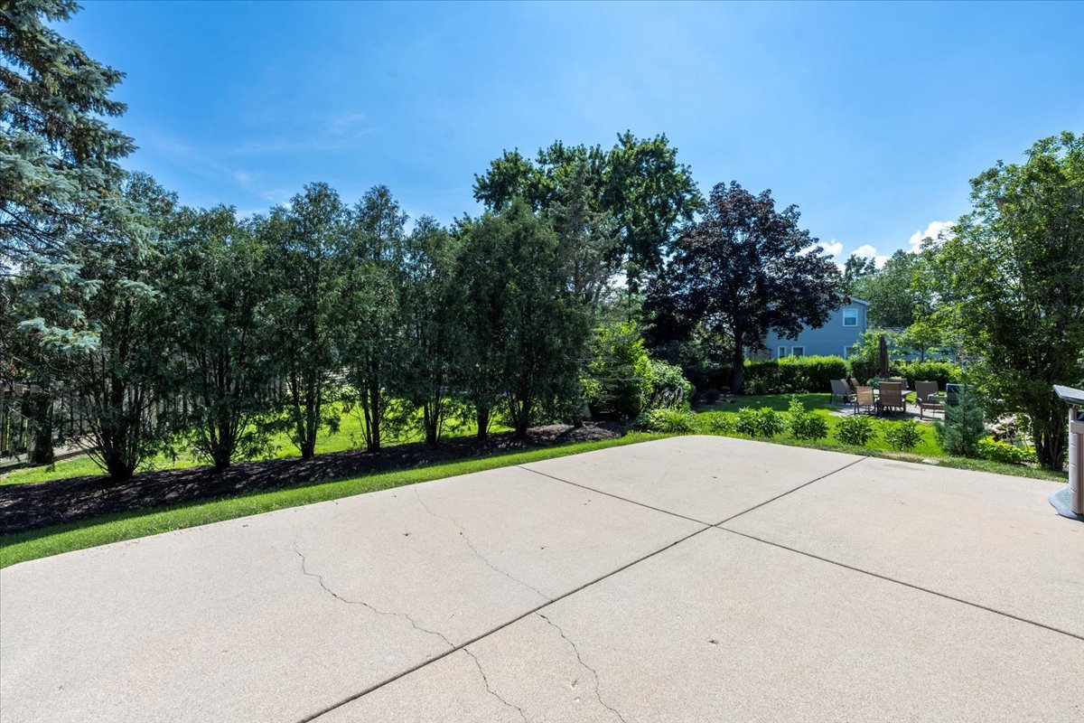 950 Cumberland Lane, Buffalo grove, IL 60089