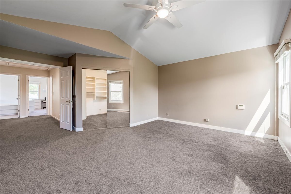 950 Cumberland Lane, Buffalo grove, IL 60089
