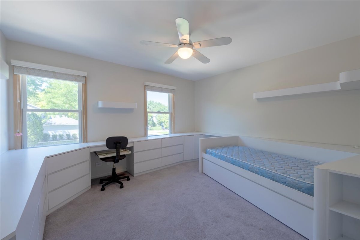 950 Cumberland Lane, Buffalo grove, IL 60089