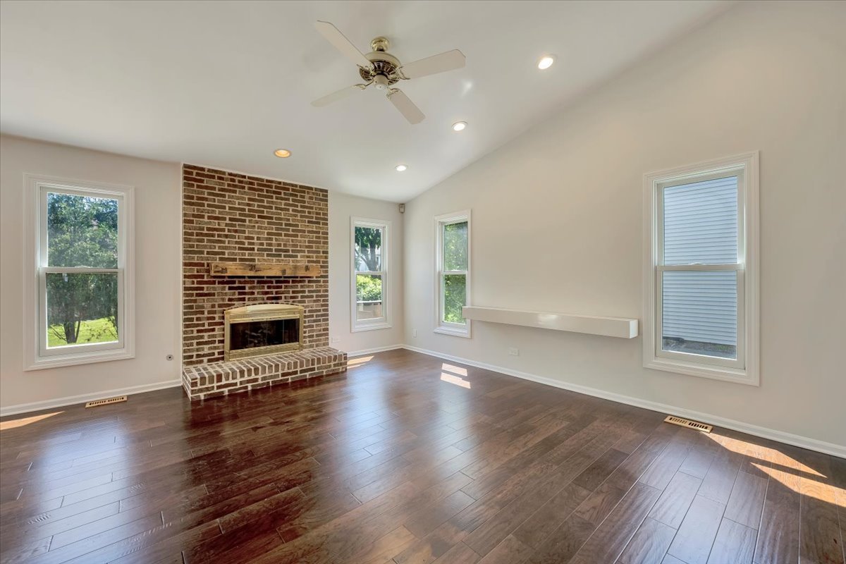 950 Cumberland Lane, Buffalo grove, IL 60089