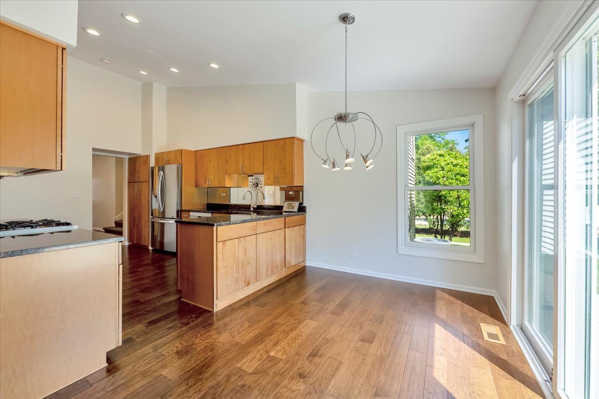 950 Cumberland Lane, Buffalo grove, IL 60089