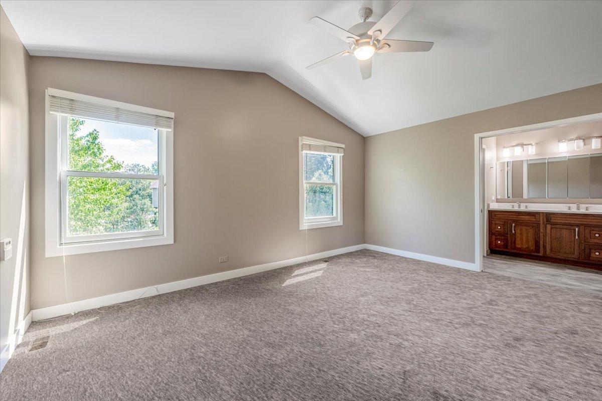950 Cumberland Lane, Buffalo grove, IL 60089