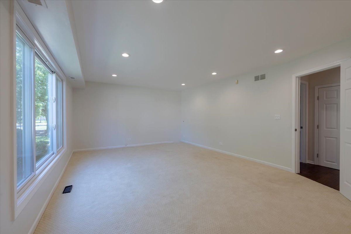 950 Cumberland Lane, Buffalo grove, IL 60089