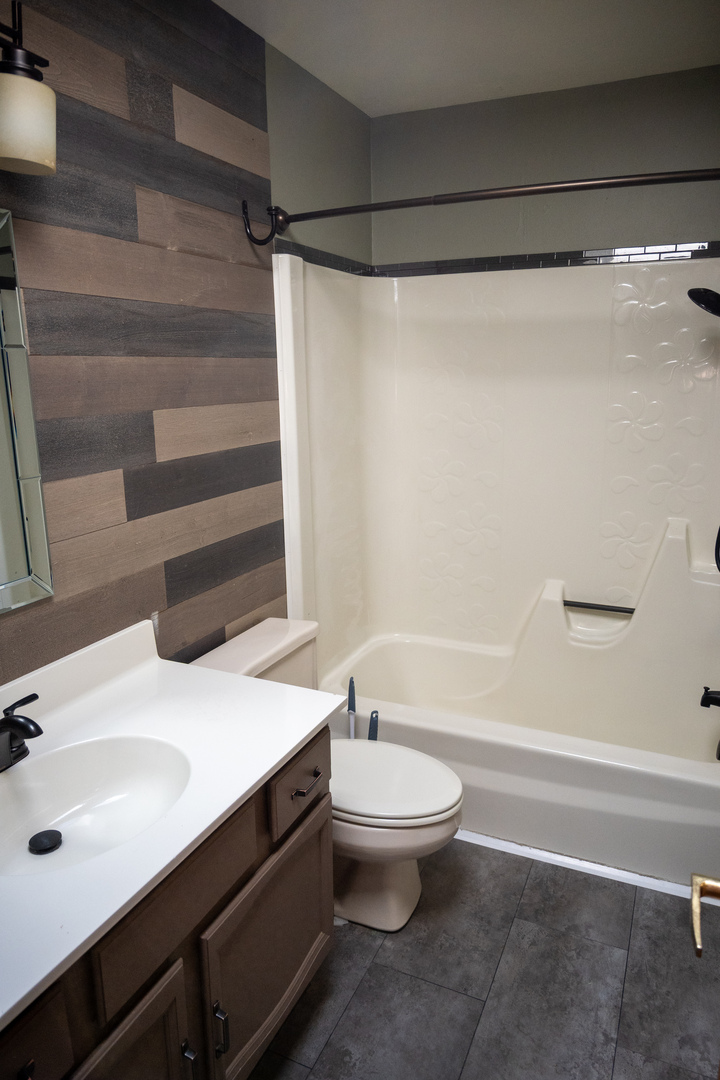 1414 S Shores UNIT 1414, Sullivan, IL, 61951