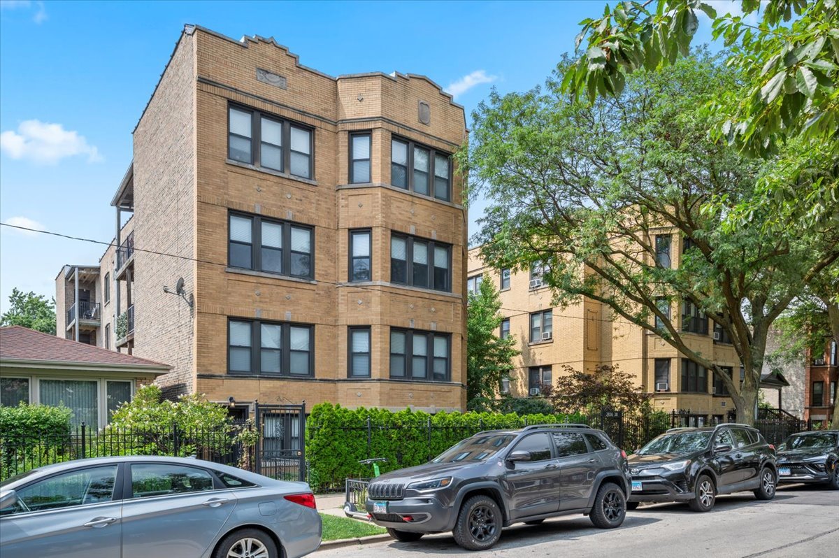 2842 N FRANCISCO Avenue, Unit #1A, Chicago, IL 60618