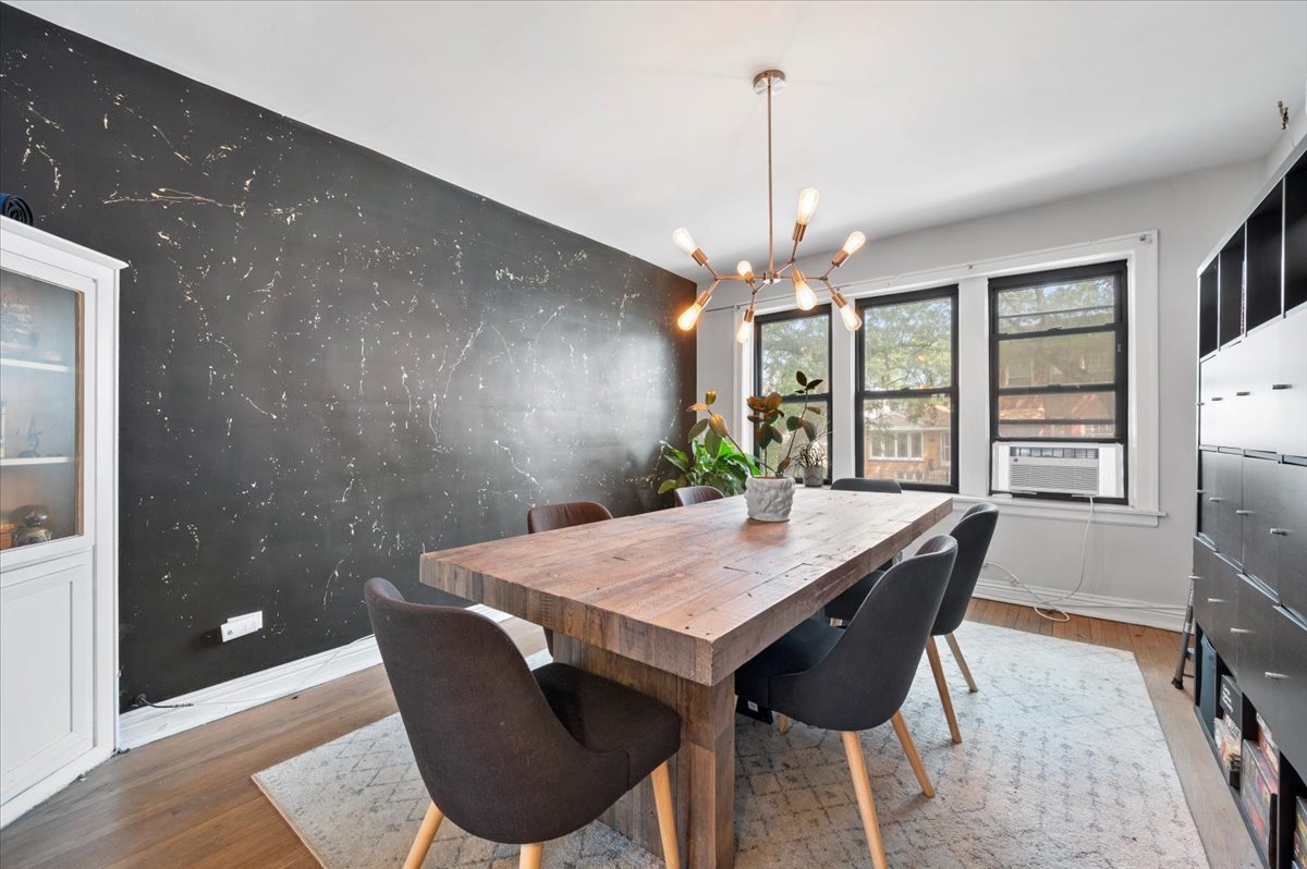 2842 N FRANCISCO Avenue, Unit #1A, Chicago, IL 60618