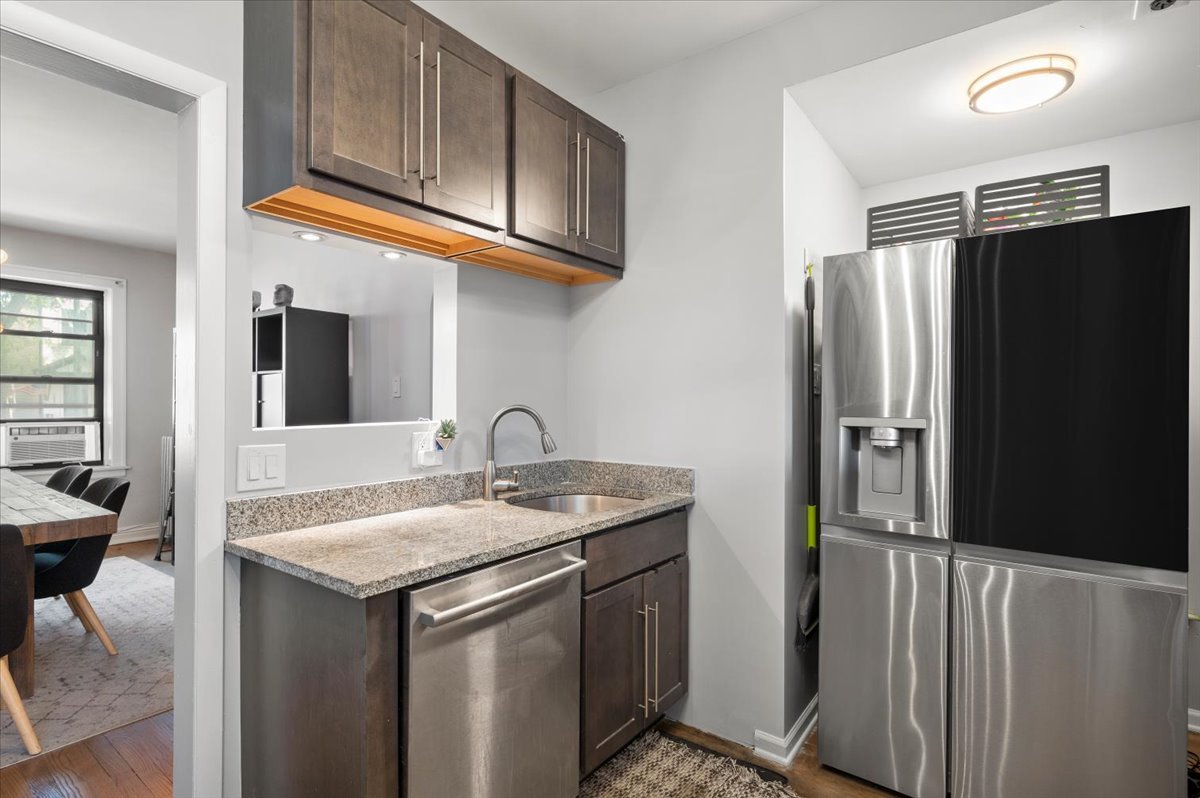 2842 N FRANCISCO Avenue, Unit #1A, Chicago, IL 60618