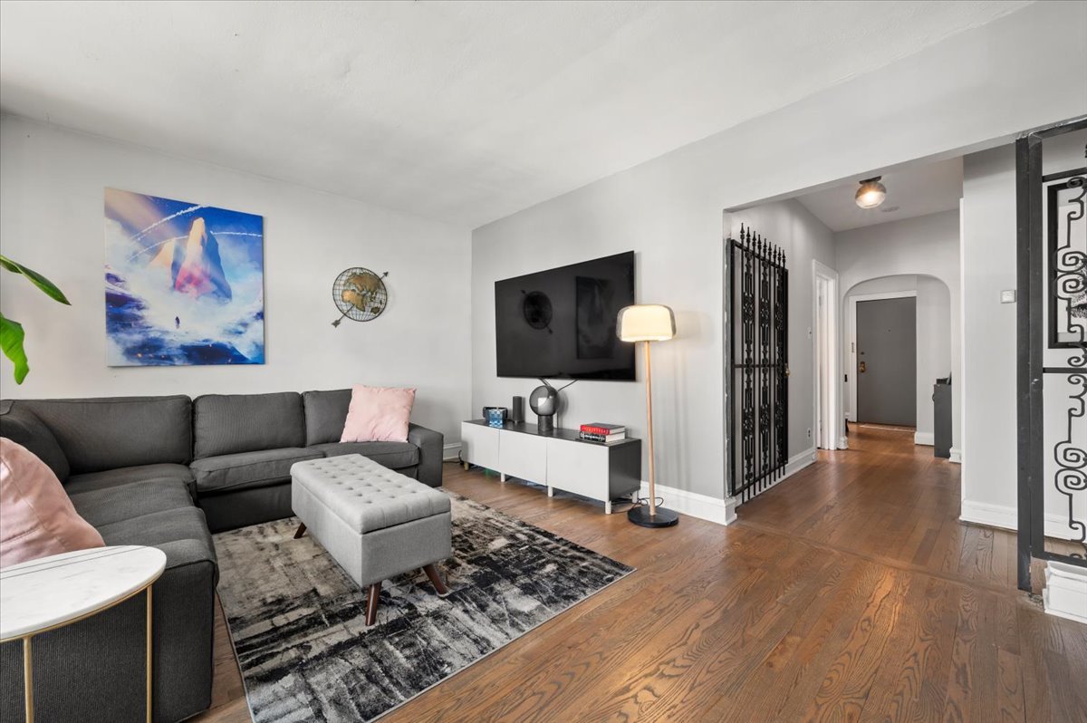 2842 N FRANCISCO Avenue, Unit #1A, Chicago, IL 60618